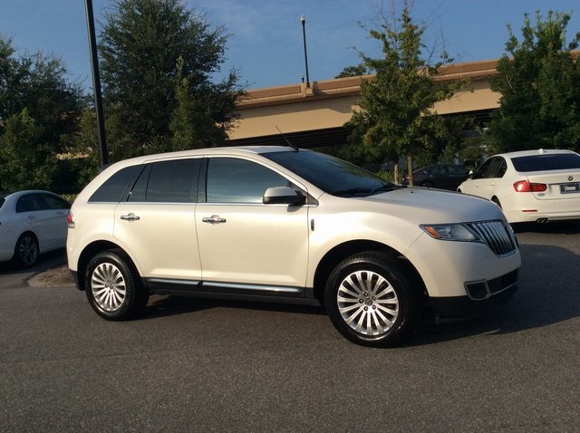 Pre-Owned 2015 Lincoln MKX Base